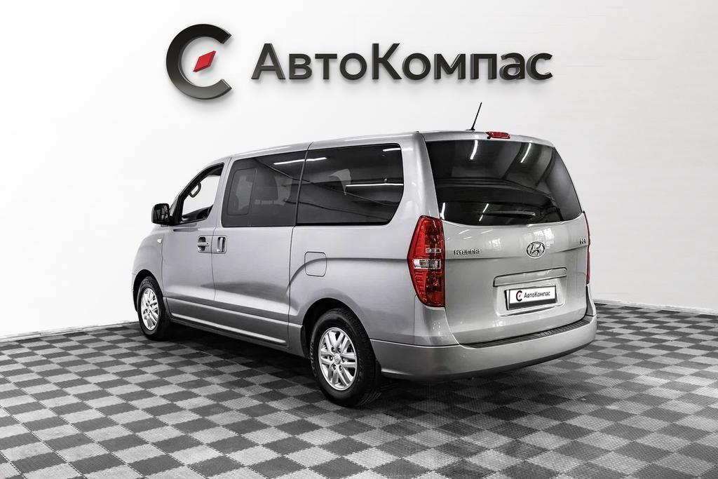 Hyundai H-1