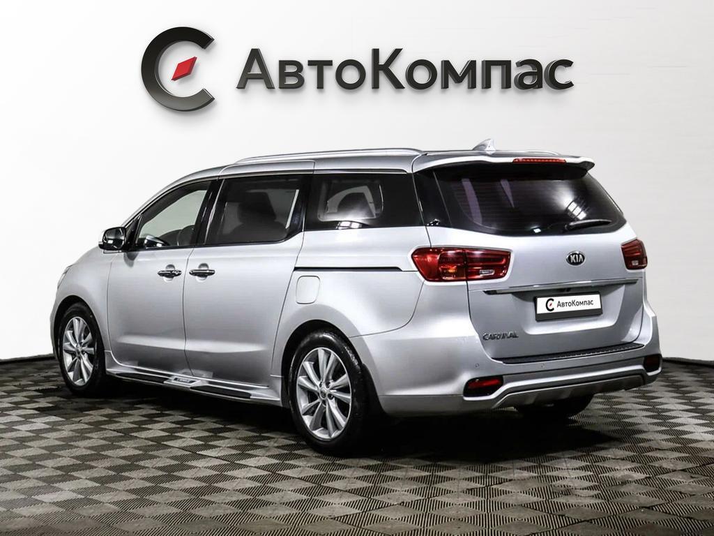 Kia Carnival