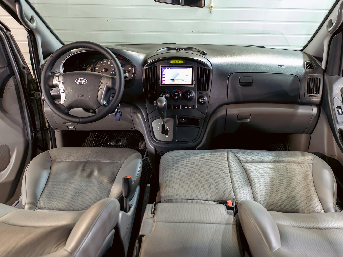 Hyundai Grand Starex