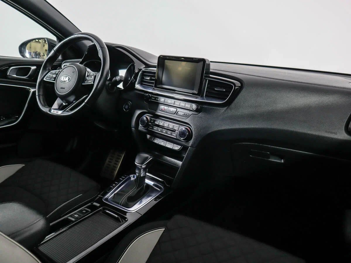 Kia Proceed