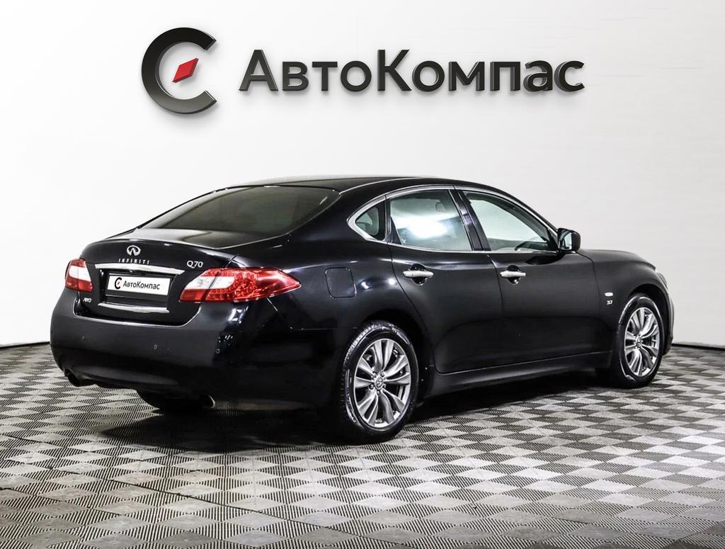 Infiniti Q70