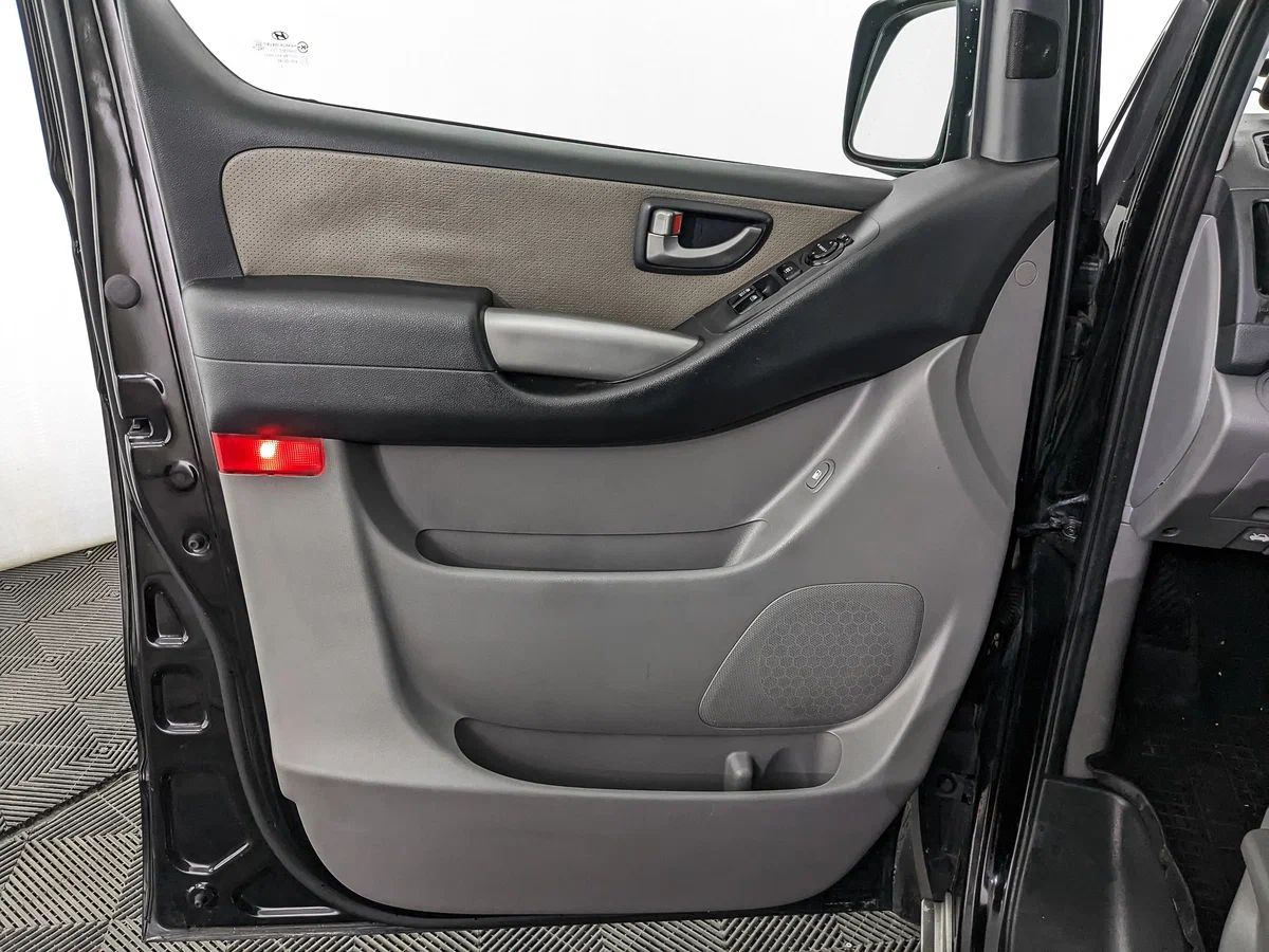 Hyundai H-1