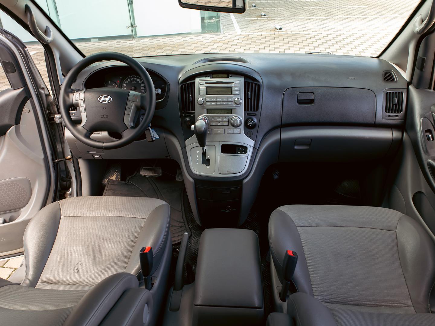 Hyundai Grand Starex