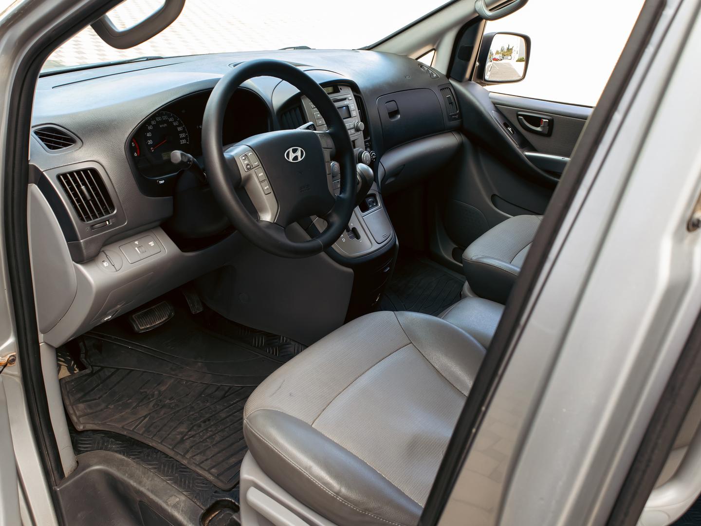 Hyundai Grand Starex