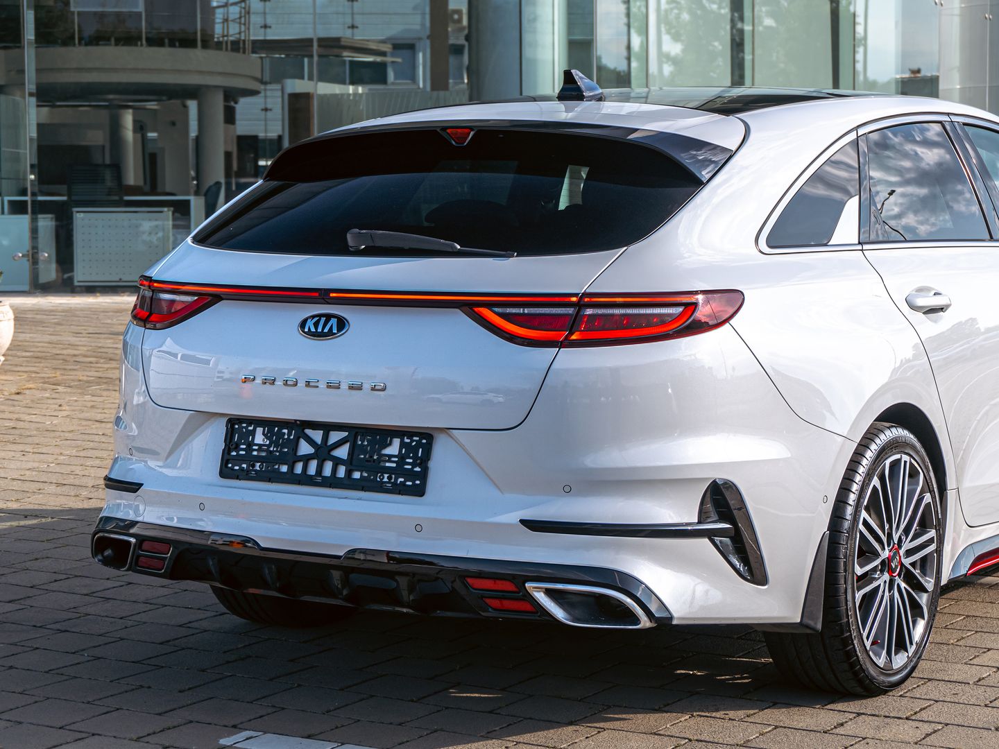 Kia Proceed