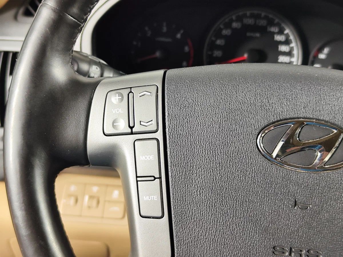 Hyundai H-1