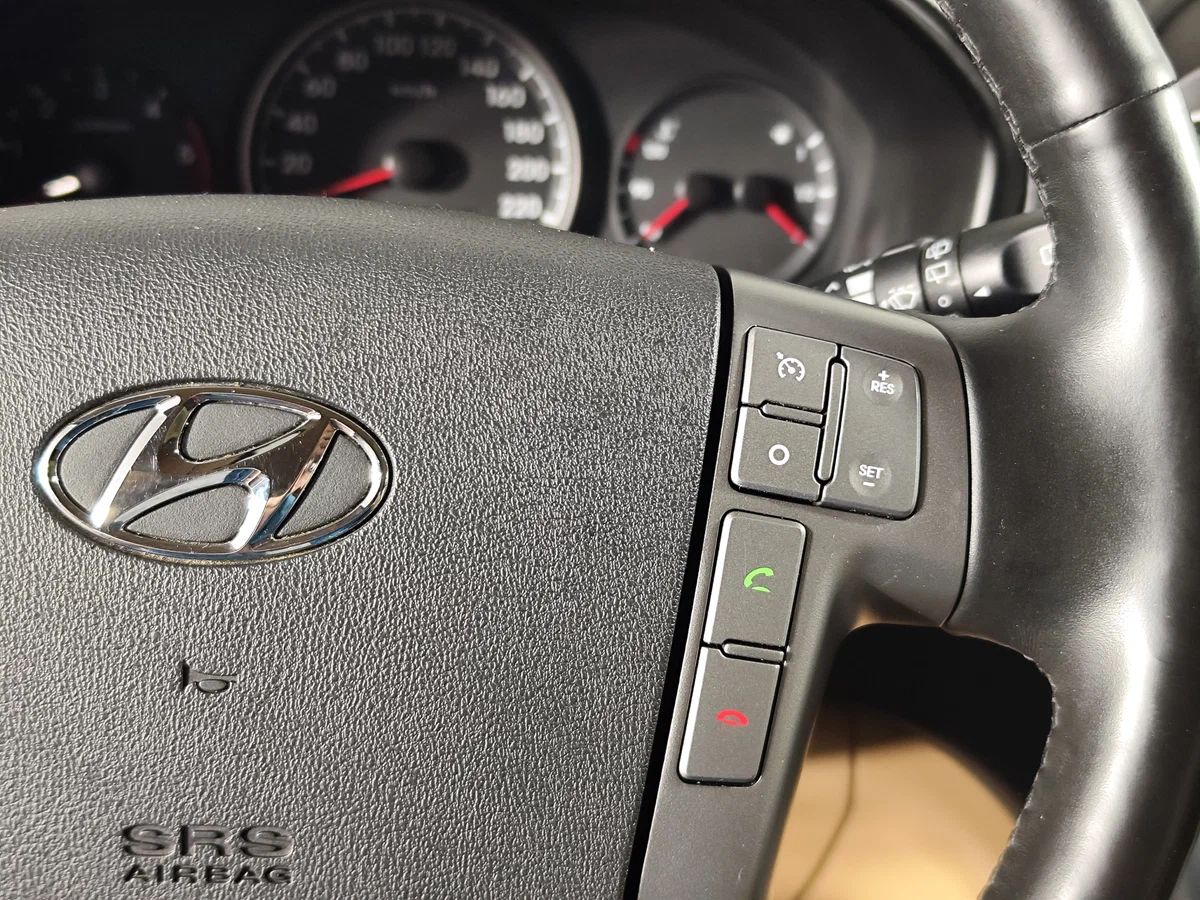 Hyundai H-1