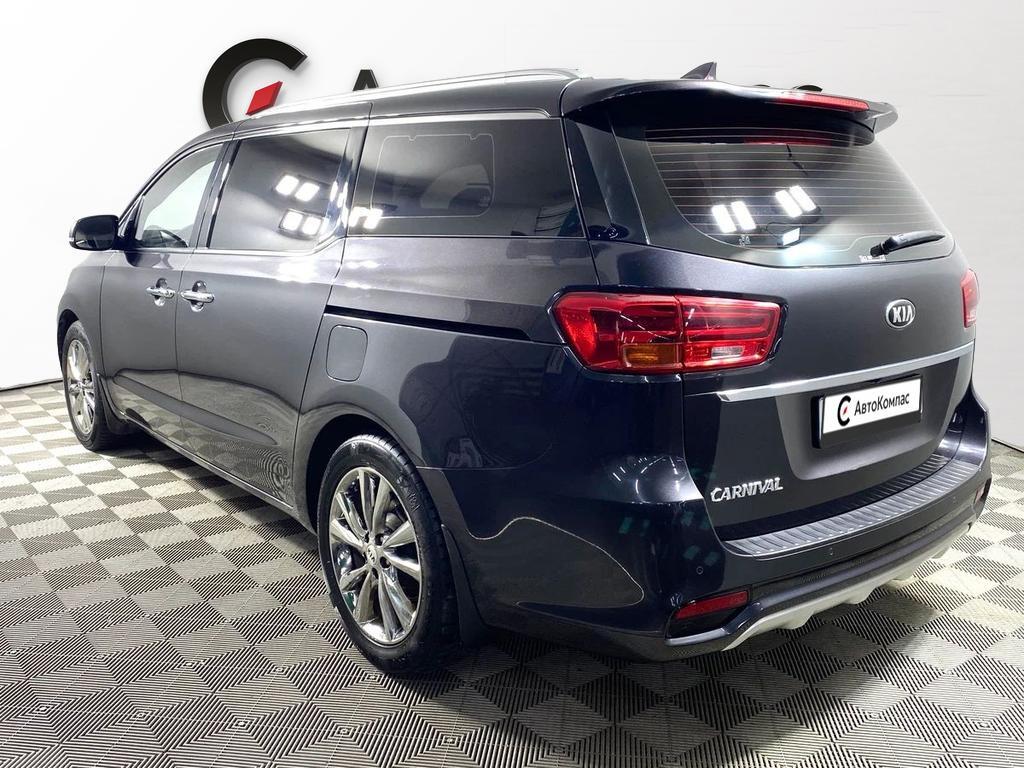 Kia Carnival